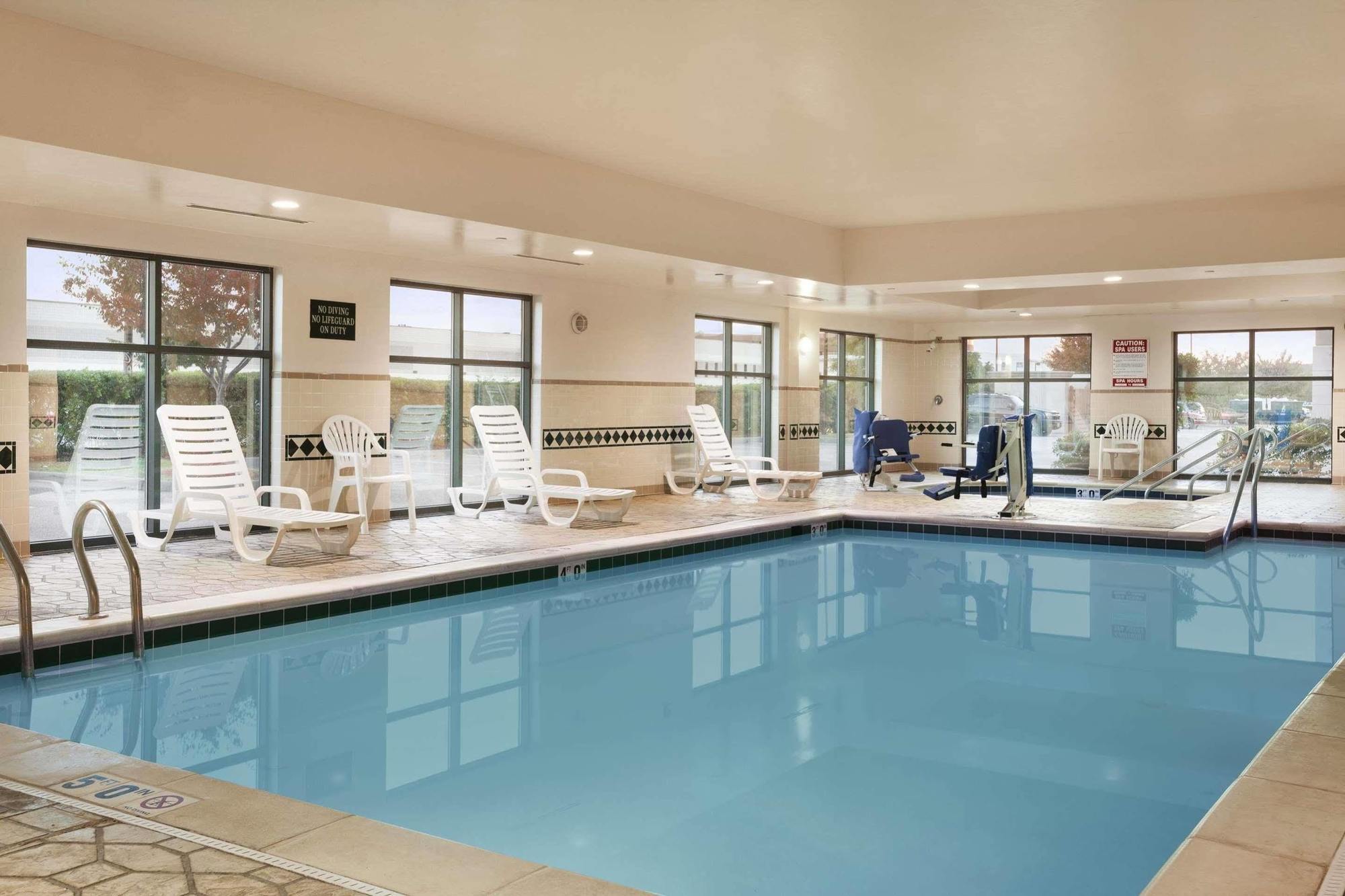 Hotel Wingate By Wyndham Chesapeake Exteriér fotografie
